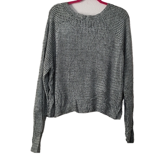 Torrid Gray/Black Crop Sweater Size 3X - Picture 2 of 4